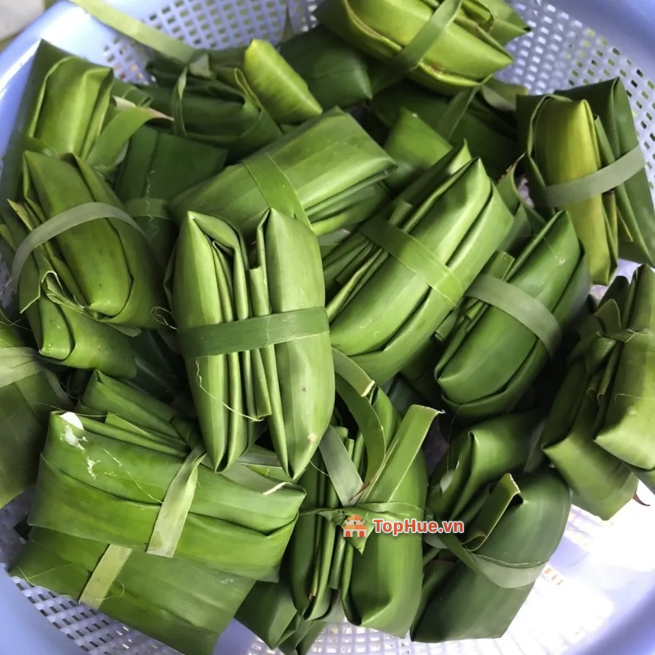 Bánh bột lọc lá - Đặc sản nổi tiếng tại Huế